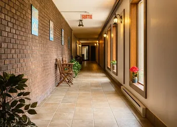 Motel St-Eustache hotel thumbnail 5