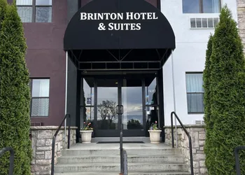 Brinton Suites hotel thumbnail 2