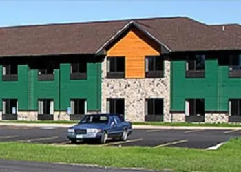 White Oak Inn & Suites hotel thumbnail 3