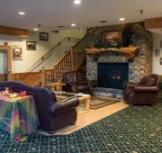 White Oak Inn & Suites hotel detail image 4