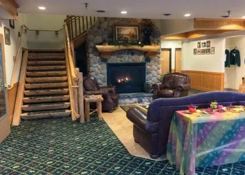 White Oak Inn & Suites hotel thumbnail 5