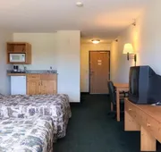 White Oak Inn & Suites hotel detail image 7