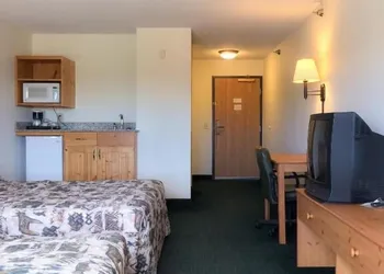 White Oak Inn & Suites hotel thumbnail 7