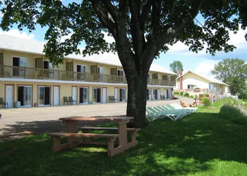 Motel Carleton sur mer hotel thumbnail 3
