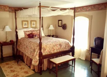 Strawberry Farm Bed & Breakfast hotel thumbnail 6