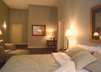 Tremont Inn on Main hotel thumbnail 5
