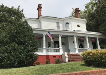 Simmons-Bond Inn Bed & Breakfast hotel thumbnail 3