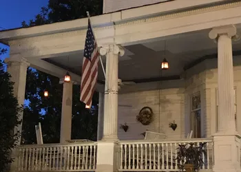 Simmons-Bond Inn Bed & Breakfast hotel thumbnail 5