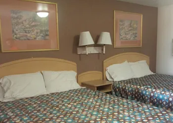 River's Edge Motel hotel thumbnail 6