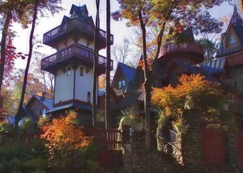 Landoll's Mohican Castle hotel thumbnail 3