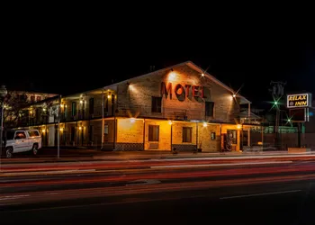 Relax Inn Motel hotel thumbnail 3