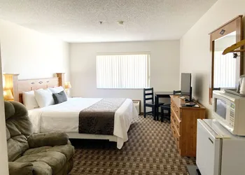 Burke Inn Motel & Suites hotel thumbnail 7