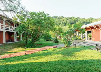 Brown County Inn hotel thumbnail 2