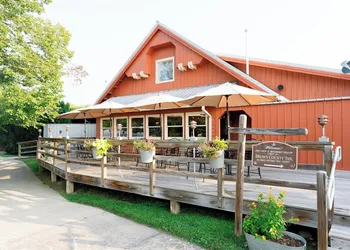 Brown County Inn hotel thumbnail 3