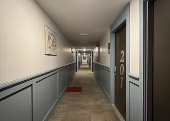 Chateau Suites hotel thumbnail 5