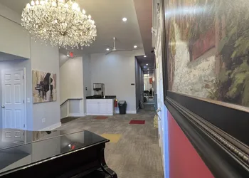 Chateau Suites hotel thumbnail 6