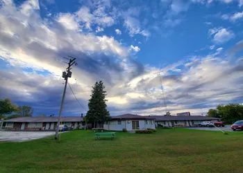 Crossroads Motel hotel thumbnail 4