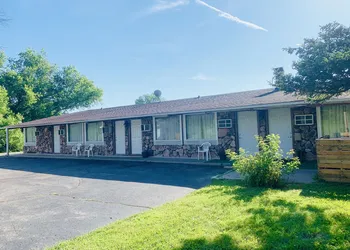 Crossroads Motel hotel thumbnail 6
