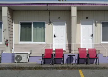 Westview Centre Motel Ltd. hotel thumbnail 3