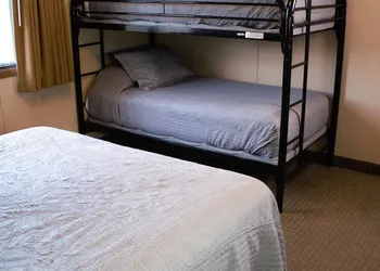 Lewis and Clark Resort hotel thumbnail 5