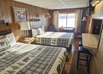 Lakeshore Motel Ice Lake hotel thumbnail 7