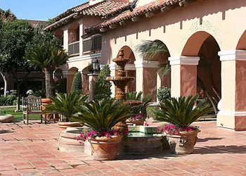 Harris Ranch Resort hotel thumbnail 6