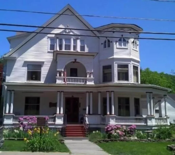 Victorian Charm Inn hotel detail image 2