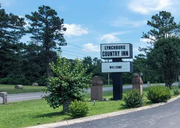 Lynchburg Country Inn hotel thumbnail 2