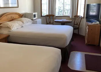 Landmark Inn hotel thumbnail 8