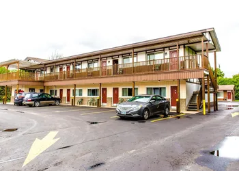 Cedar Lodge Motel hotel thumbnail 4