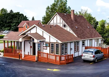 Cedar Lodge Motel hotel thumbnail 6