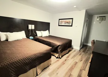 Cedar Lodge Motel hotel thumbnail 8