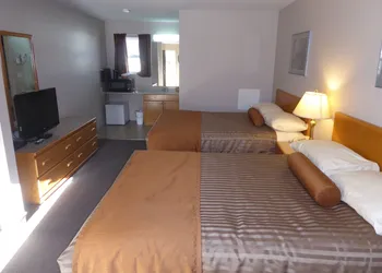 Avalon Inn hotel thumbnail 5
