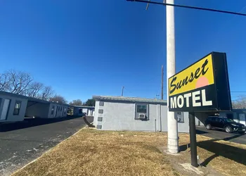 Sunset Motel hotel thumbnail 4