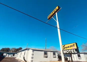 Sunset Motel hotel thumbnail 5
