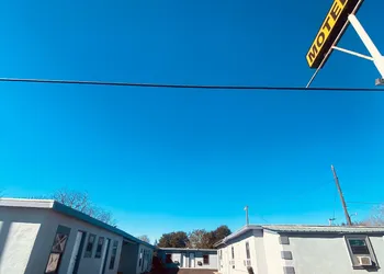 Sunset Motel hotel thumbnail 6