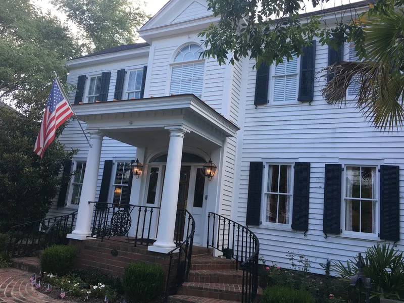 Carriage House Inn hotel detail image 2