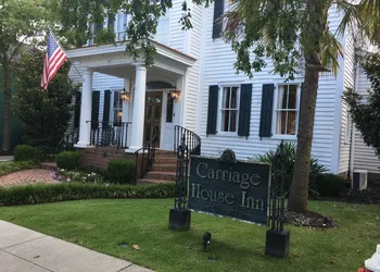 Carriage House Inn hotel thumbnail 3