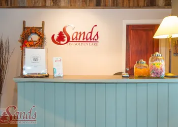 Sands on Golden Lake hotel thumbnail 4