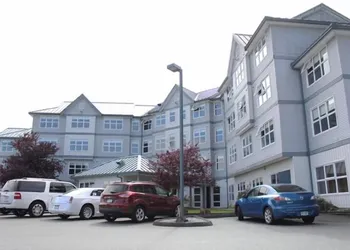 Quarterdeck Inn Port Hardy hotel thumbnail 2