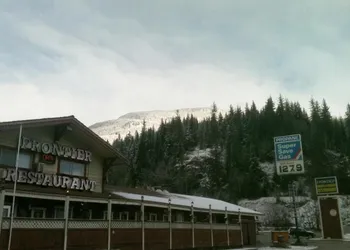 The Ol' Frontier hotel thumbnail 3