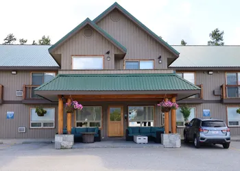 Glacier Mountain Lodge hotel thumbnail 2
