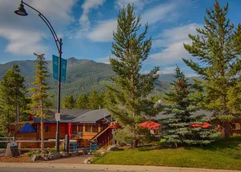 Earl Grey Lodge hotel thumbnail 2