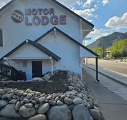 H & H Motor Lodge hotel detail image 7