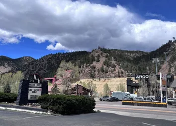 H & H Motor Lodge hotel thumbnail 6