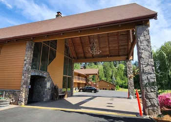 Cowlitz River Lodge hotel thumbnail 2