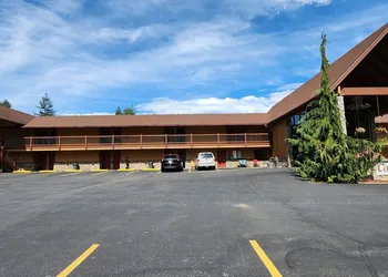 Cowlitz River Lodge hotel thumbnail 3
