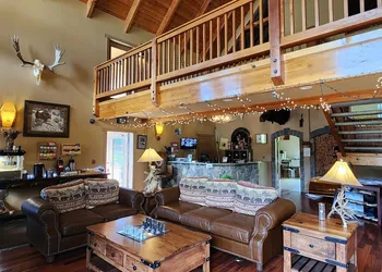 Cowlitz River Lodge hotel thumbnail 8
