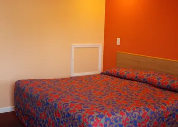 Travel Lite Motel hotel thumbnail 7