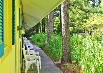 Meris Gardens Bethany hotel thumbnail 2